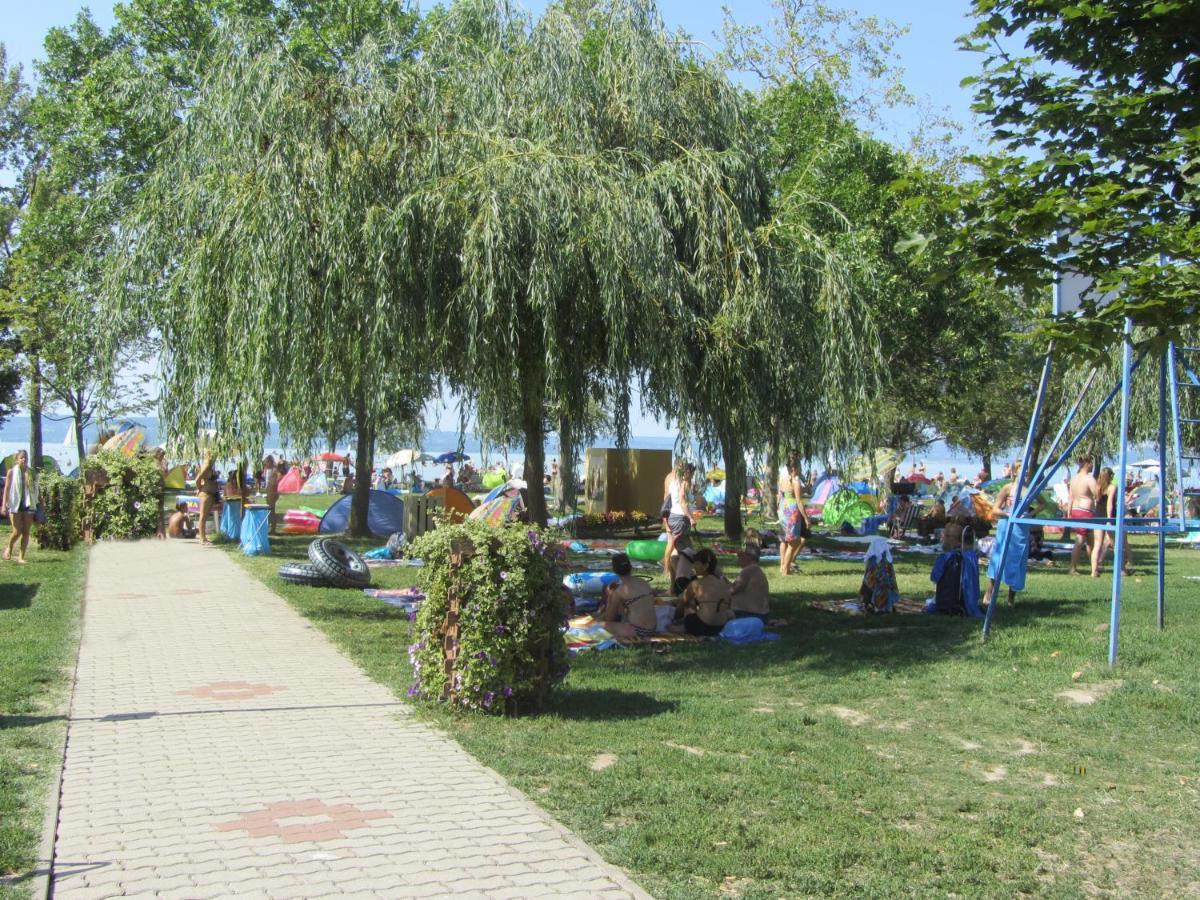 Vila Ferienhaus Plattensee/Balaton Szolad Exteriér fotografie