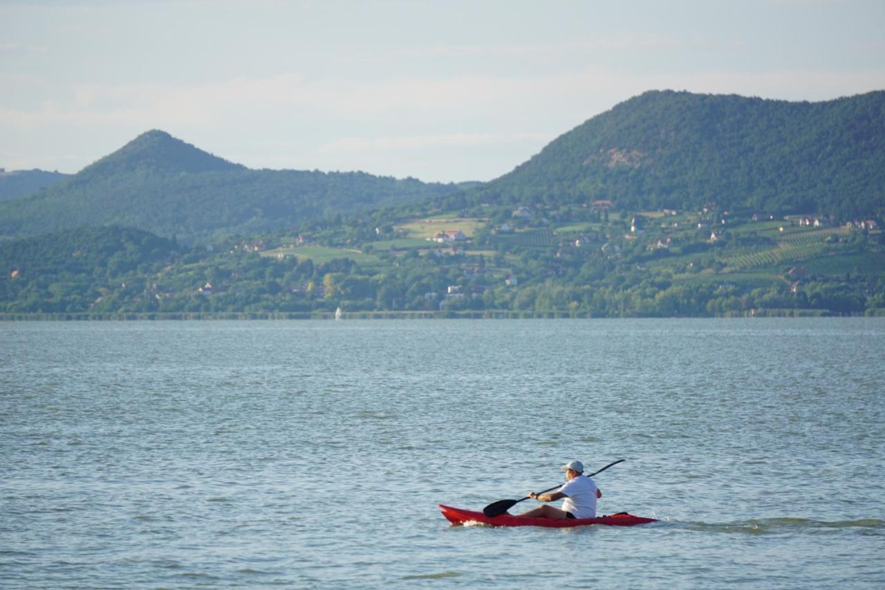 Vila Ferienhaus Plattensee/Balaton Szolad Exteriér fotografie